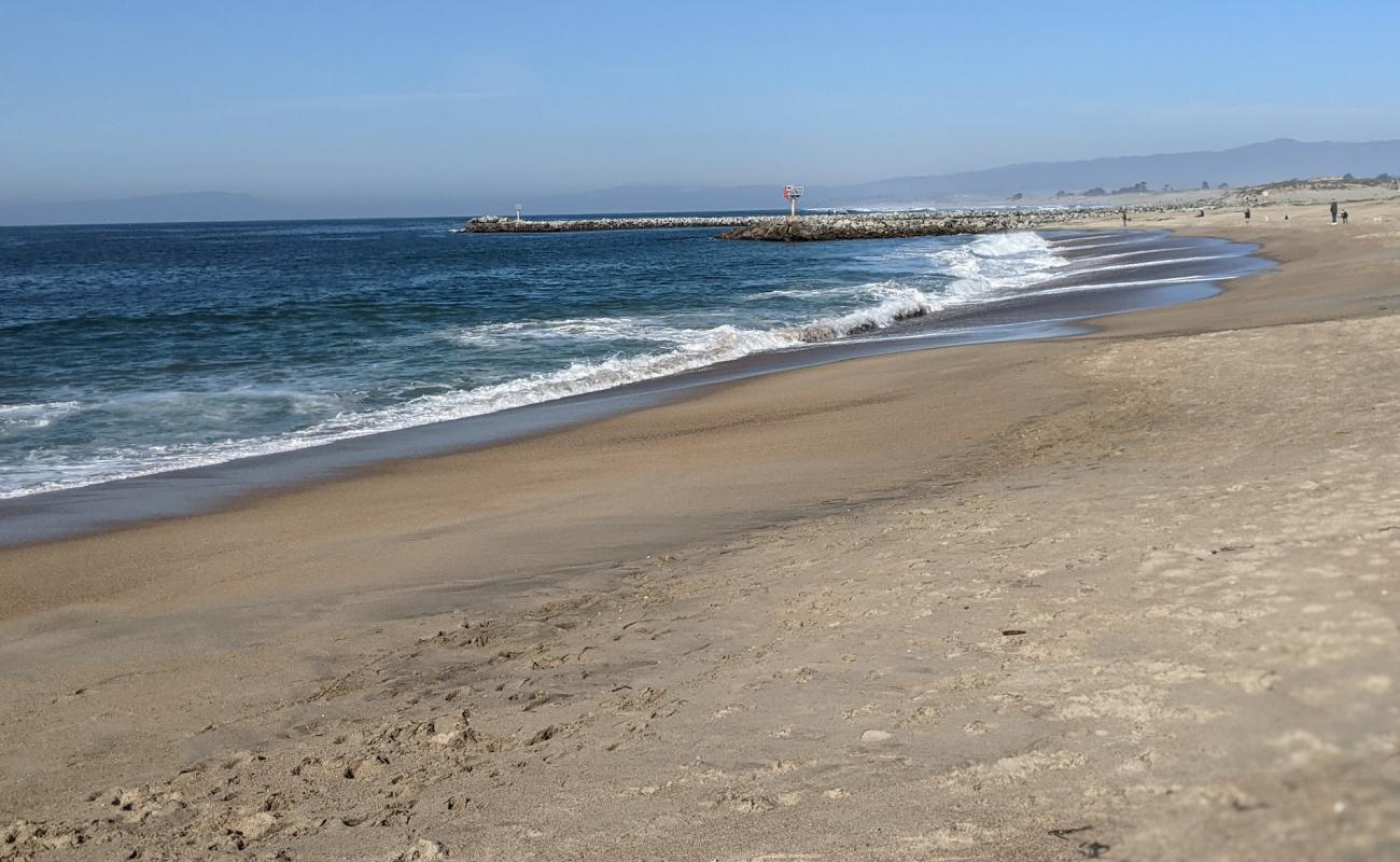 Photo de Island Beach avec sable lumineux de surface