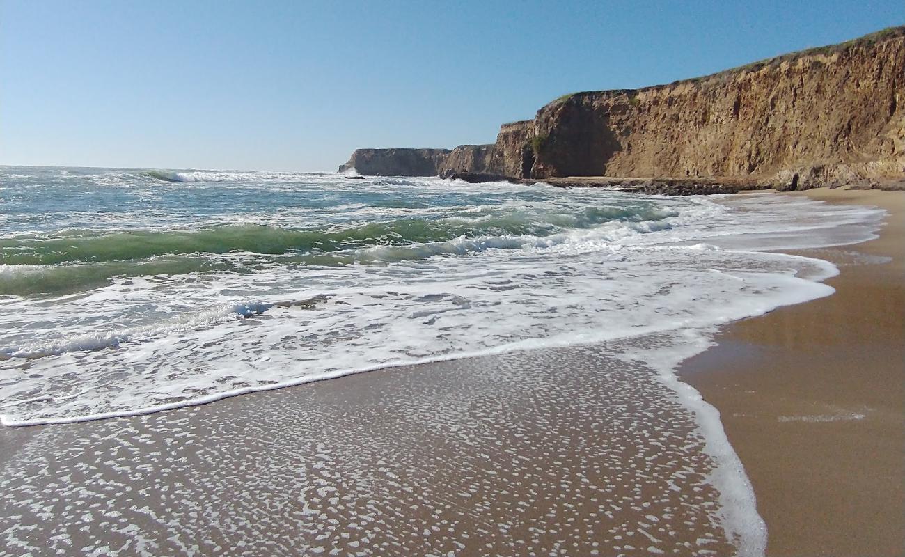 Photo de Davenport Landing Beach avec sable lumineux de surface