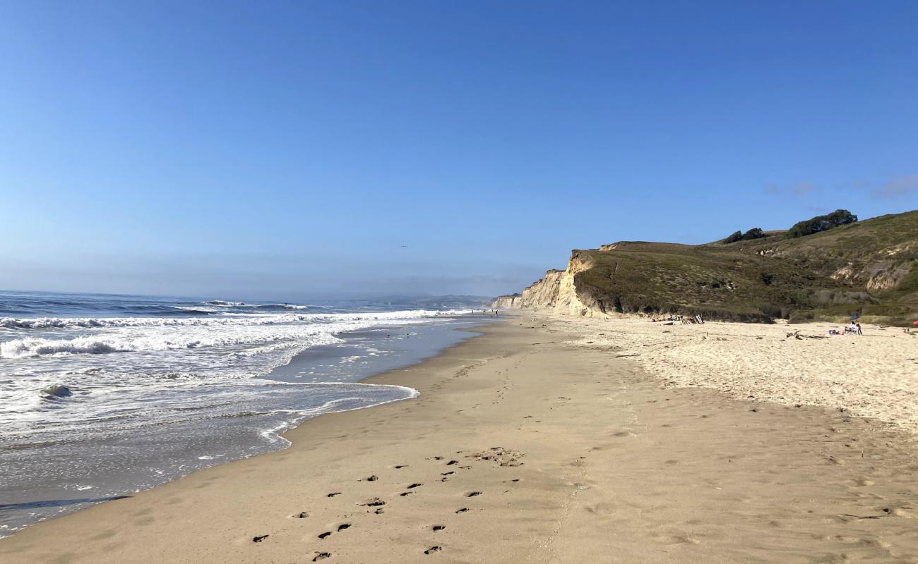 Photo de Pescadero Beach II avec sable lumineux de surface