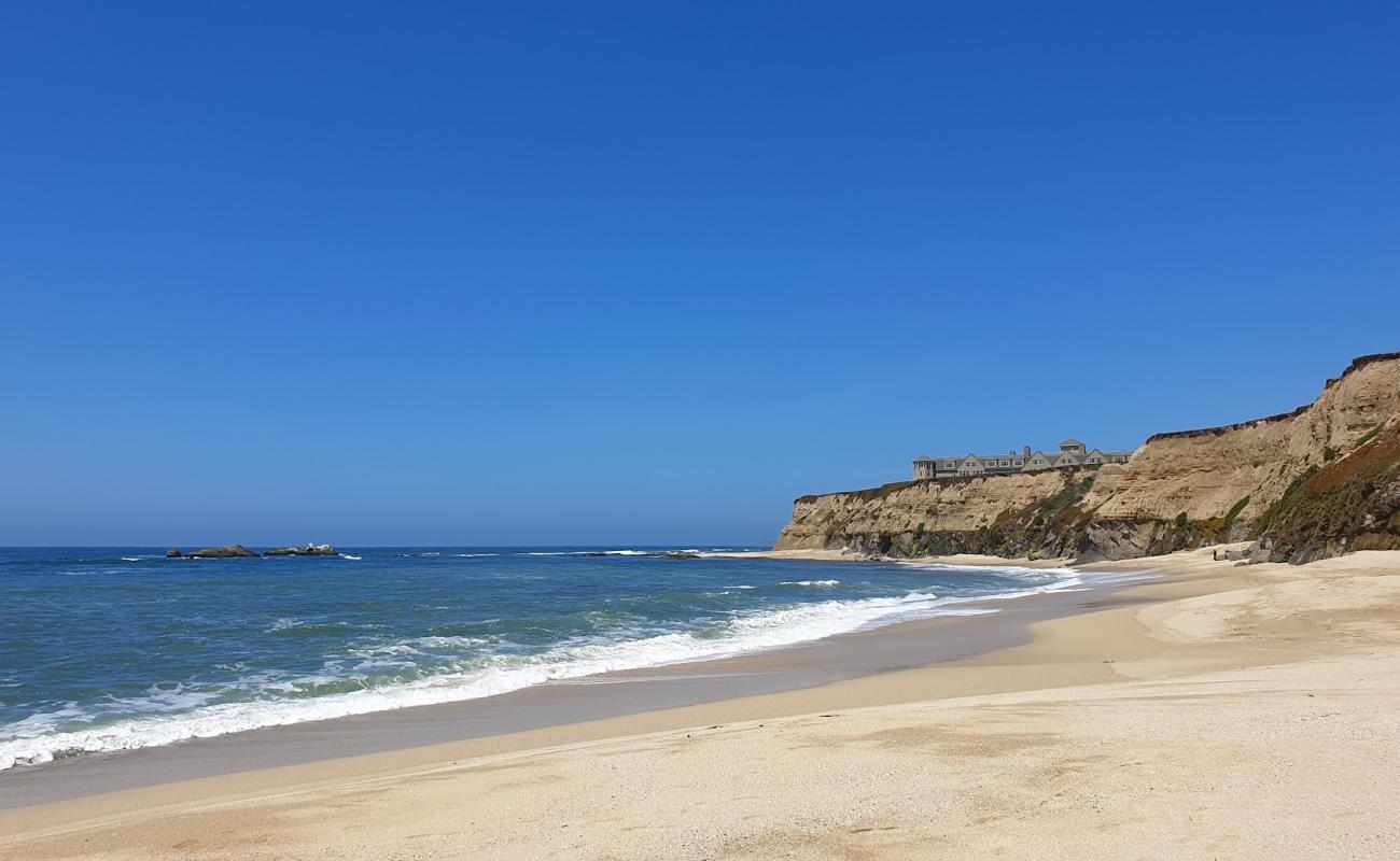 Photo de Manhattan Beach avec petits galets beige de surface