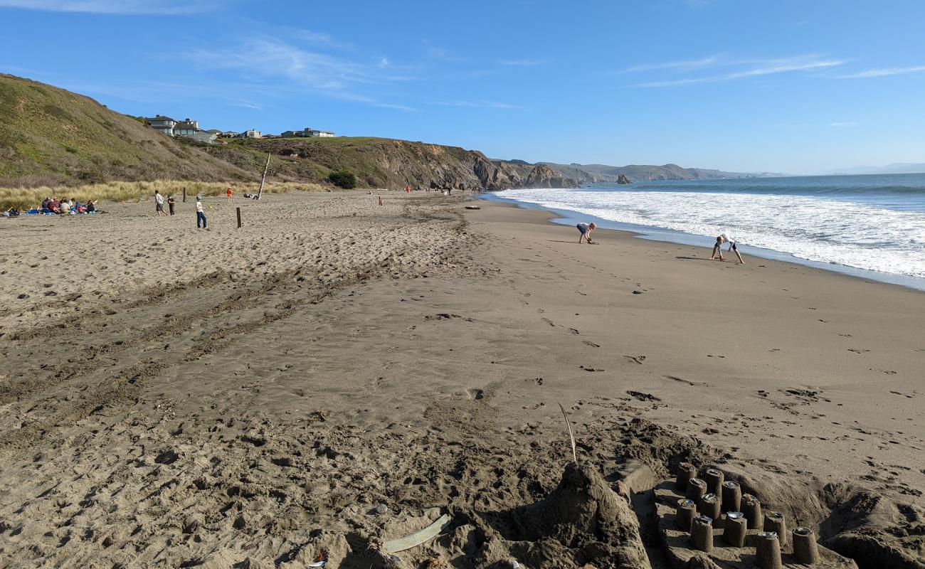 Photo de Doran Beach avec sable lumineux de surface