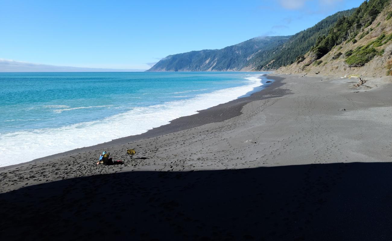 Photo de Black Sands Beach avec caillou fin gris de surface