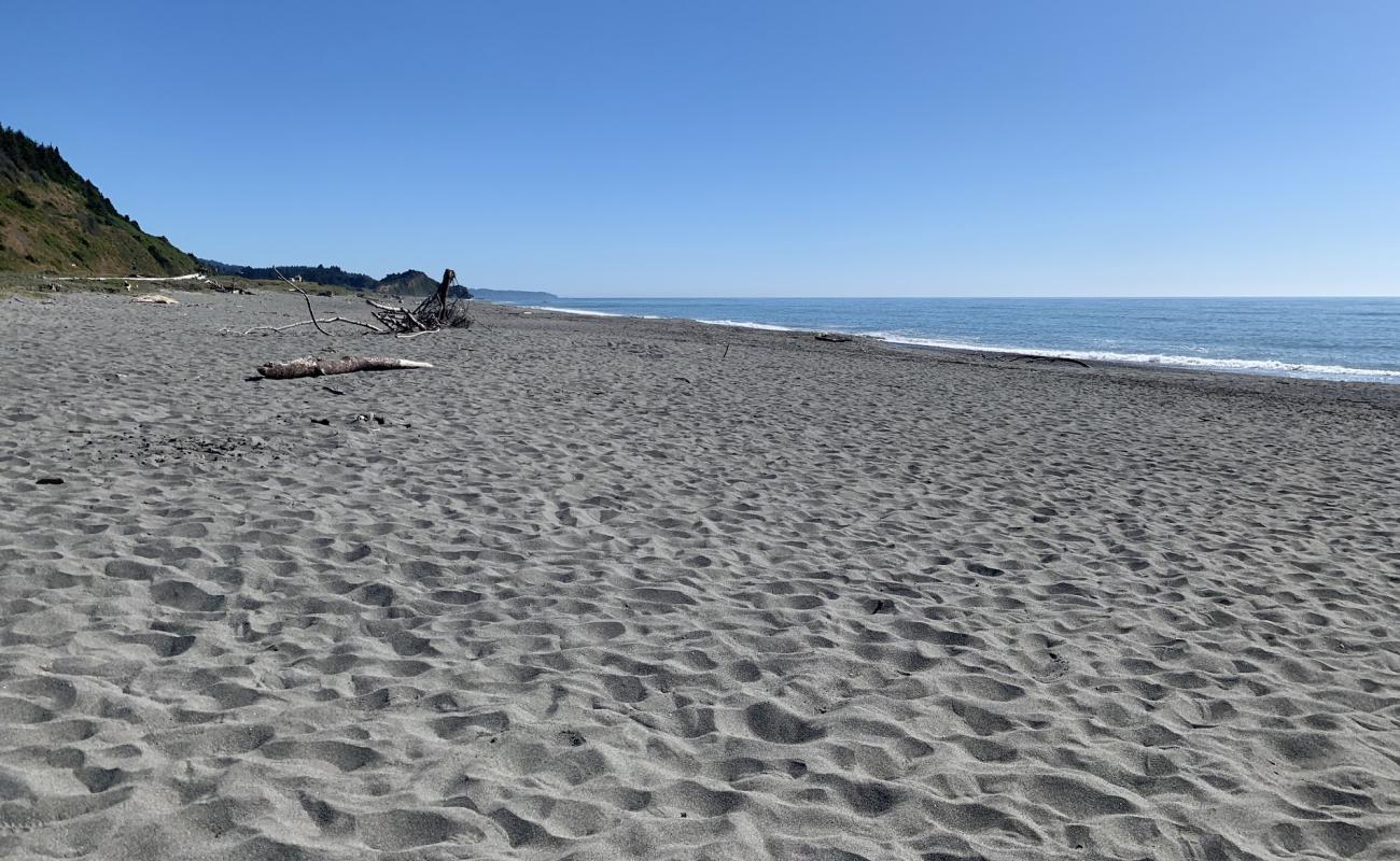 Photo de Orick Beach avec sable beige de surface