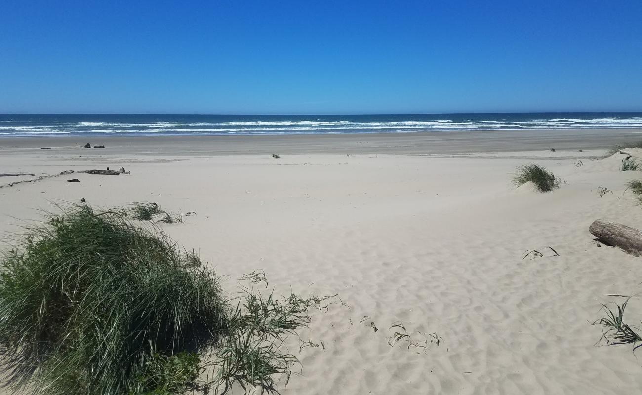 Photo de Bayshore beach avec sable beige de surface
