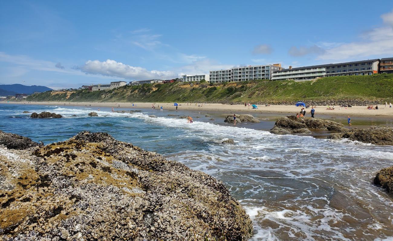 Photo de Lincoln City Beach avec sable fin et lumineux de surface