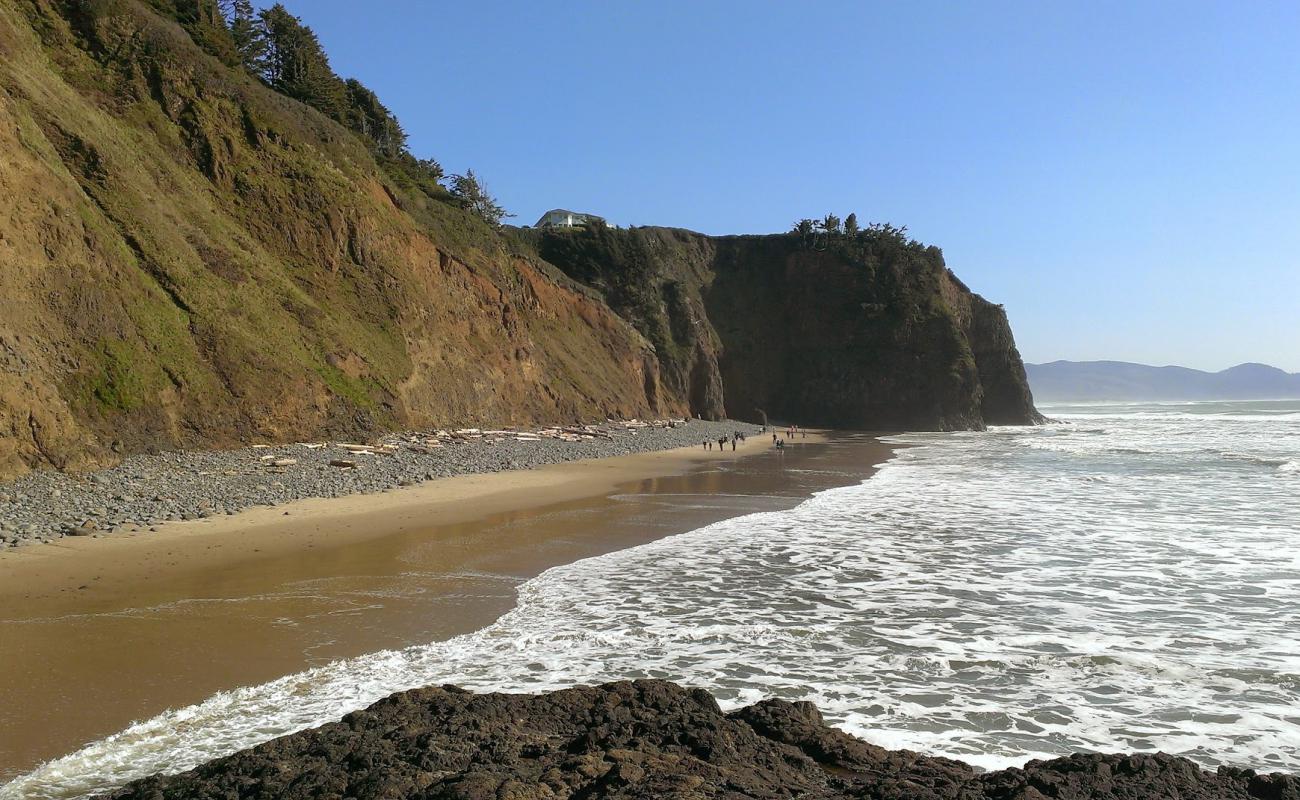 Photo de Tunnel Beach avec sable lumineux de surface