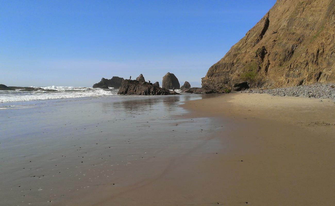 Photo de Lost Boy Beach avec sable lumineux de surface