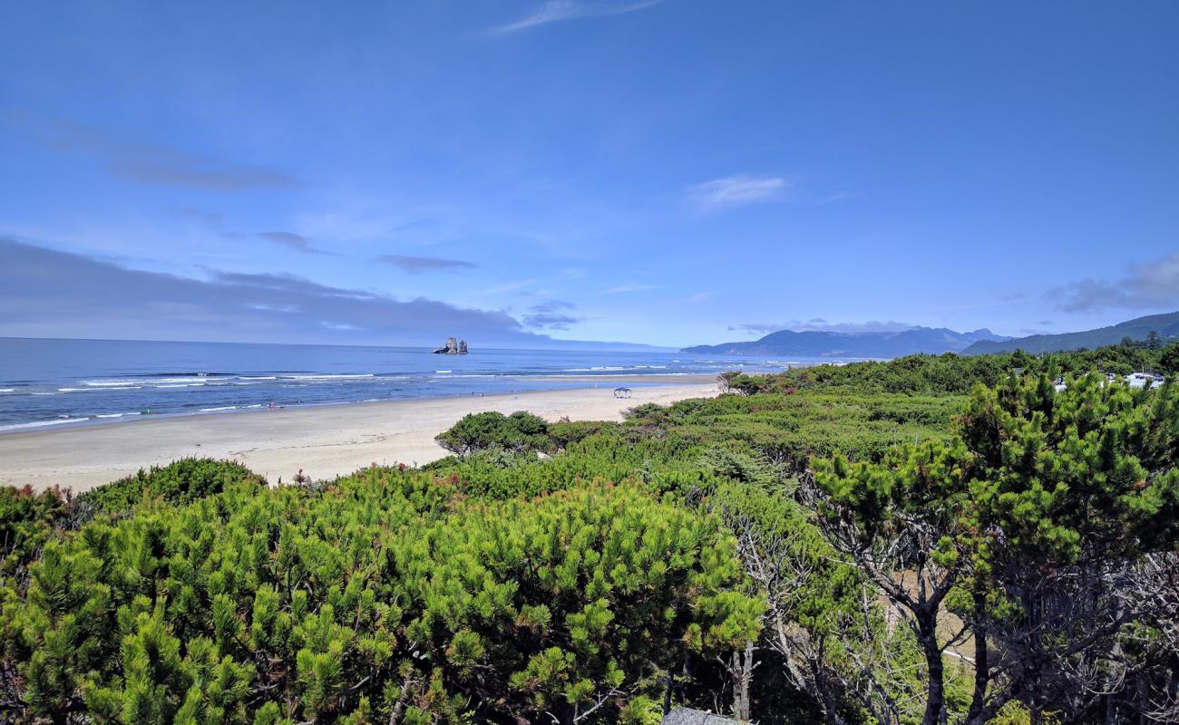 Photo de Tillamook County Beach avec sable lumineux de surface