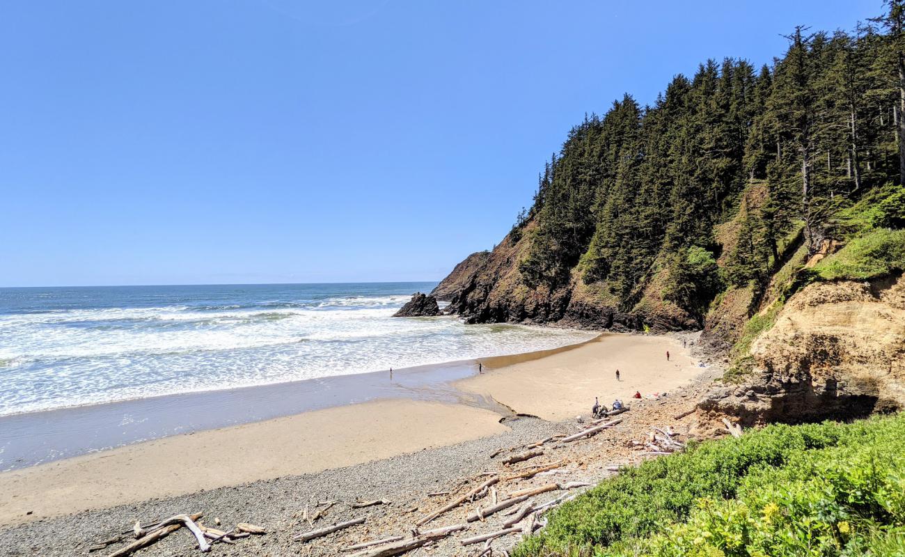 Photo de Indian Beach Oregon avec sable lumineux de surface