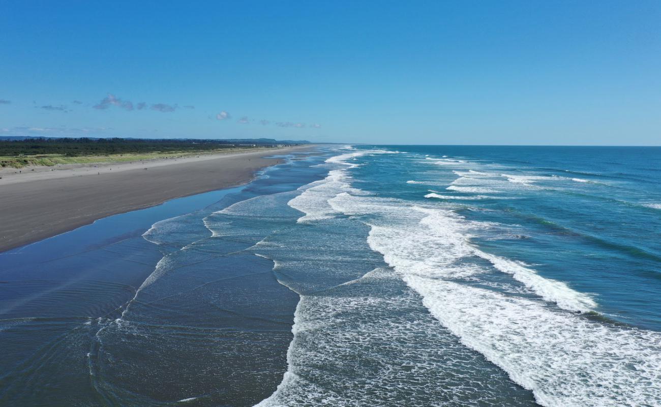 Photo de Westport Beach avec sable gris de surface