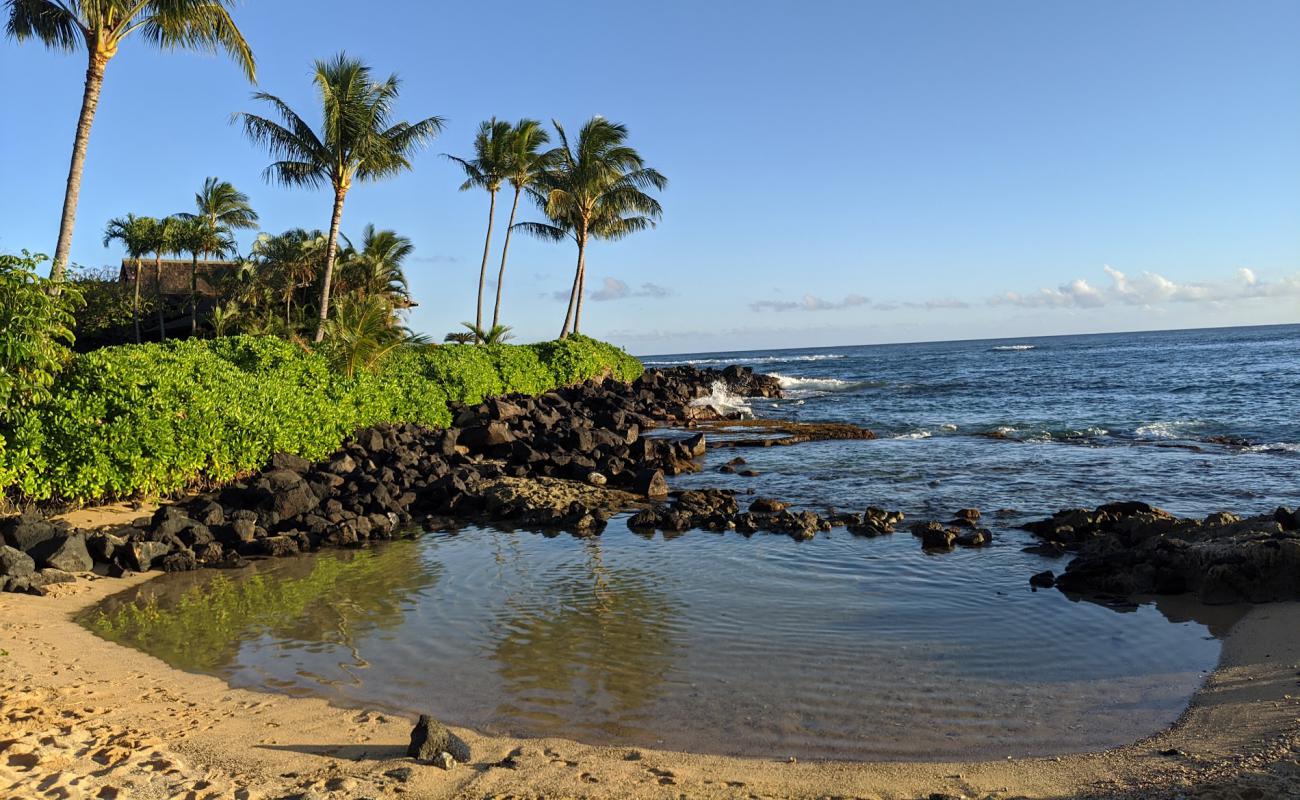 Photo de Keiki Cove Beach avec sable brillant et rochers de surface