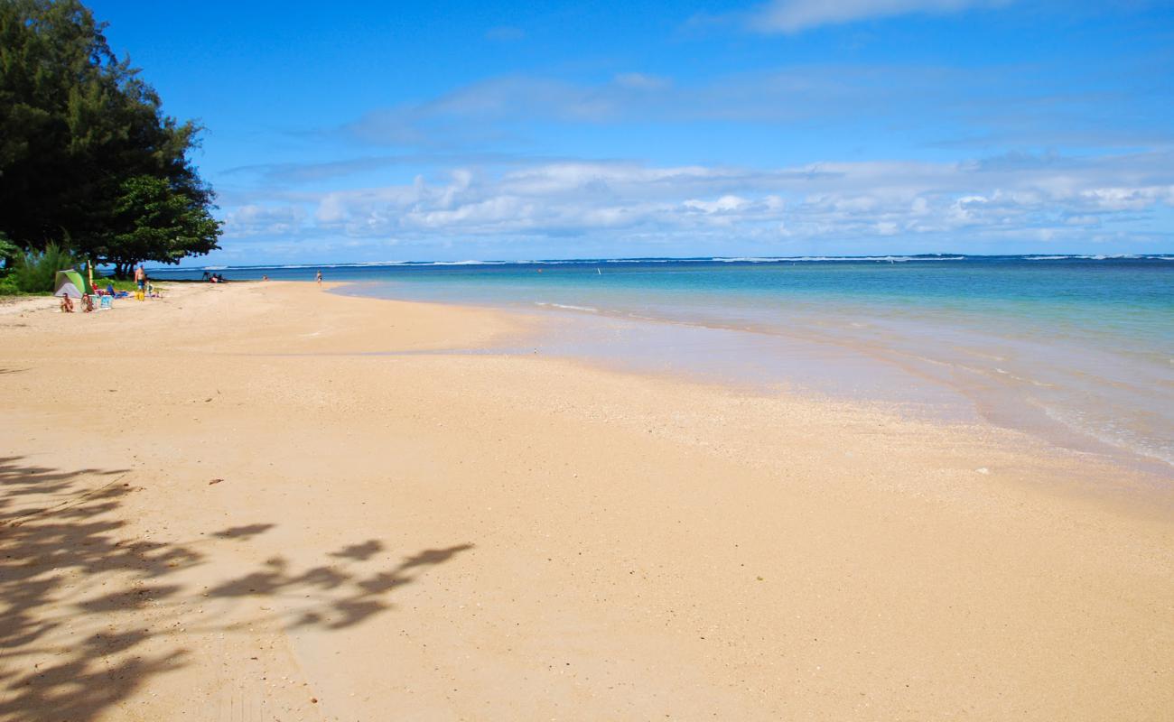 Photo de Kalihikai Beach avec sable lumineux de surface