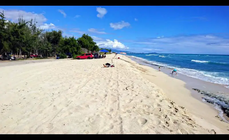 Photo de Eisenhower Beach avec sable lumineux de surface