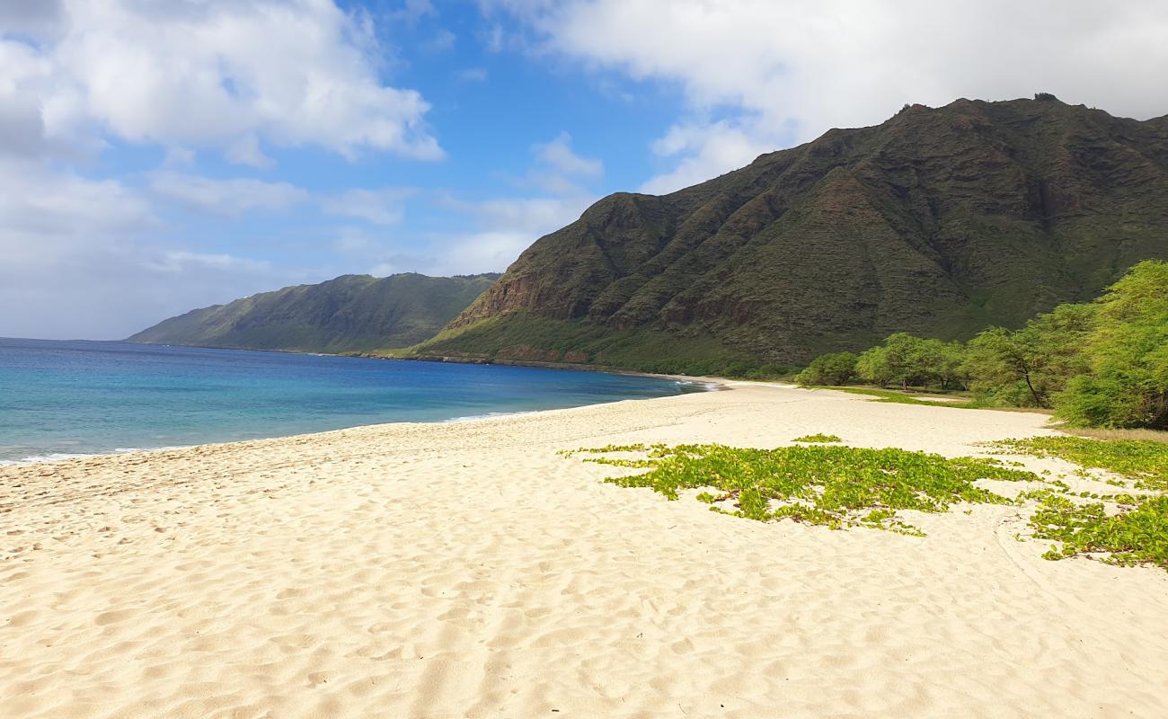 Photo de Makua Beach avec sable beige de surface