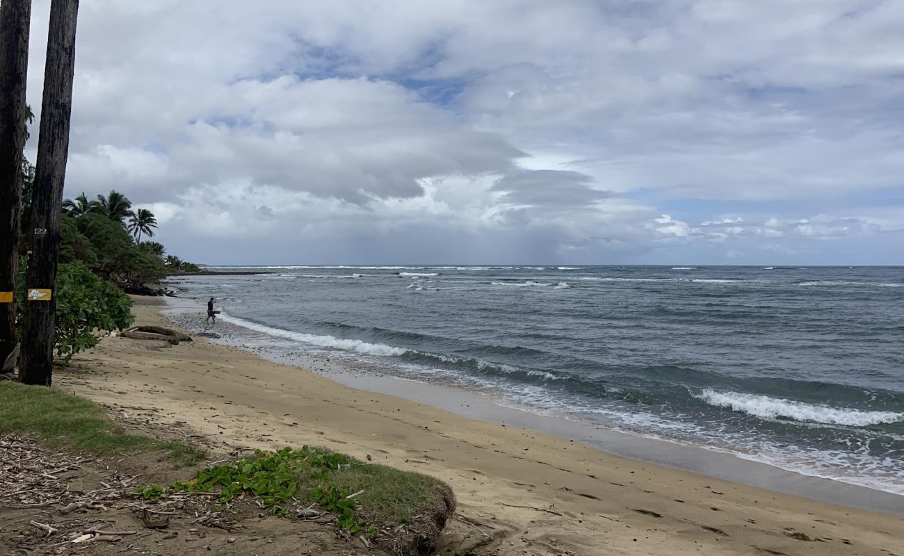 Photo de Hauula Beach avec sable beige de surface