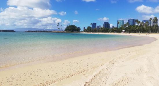 Ala Moana Beach