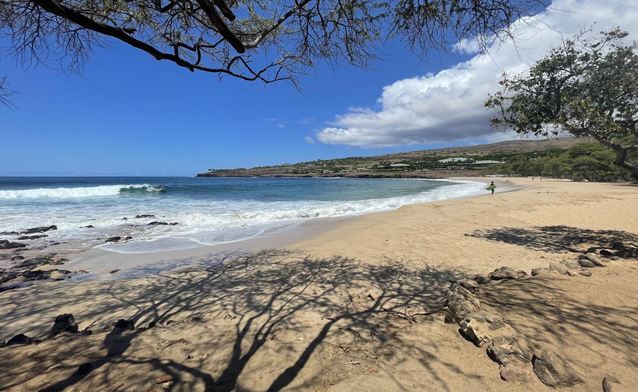 Photo de Hulopo'e Beach avec sable lumineux de surface