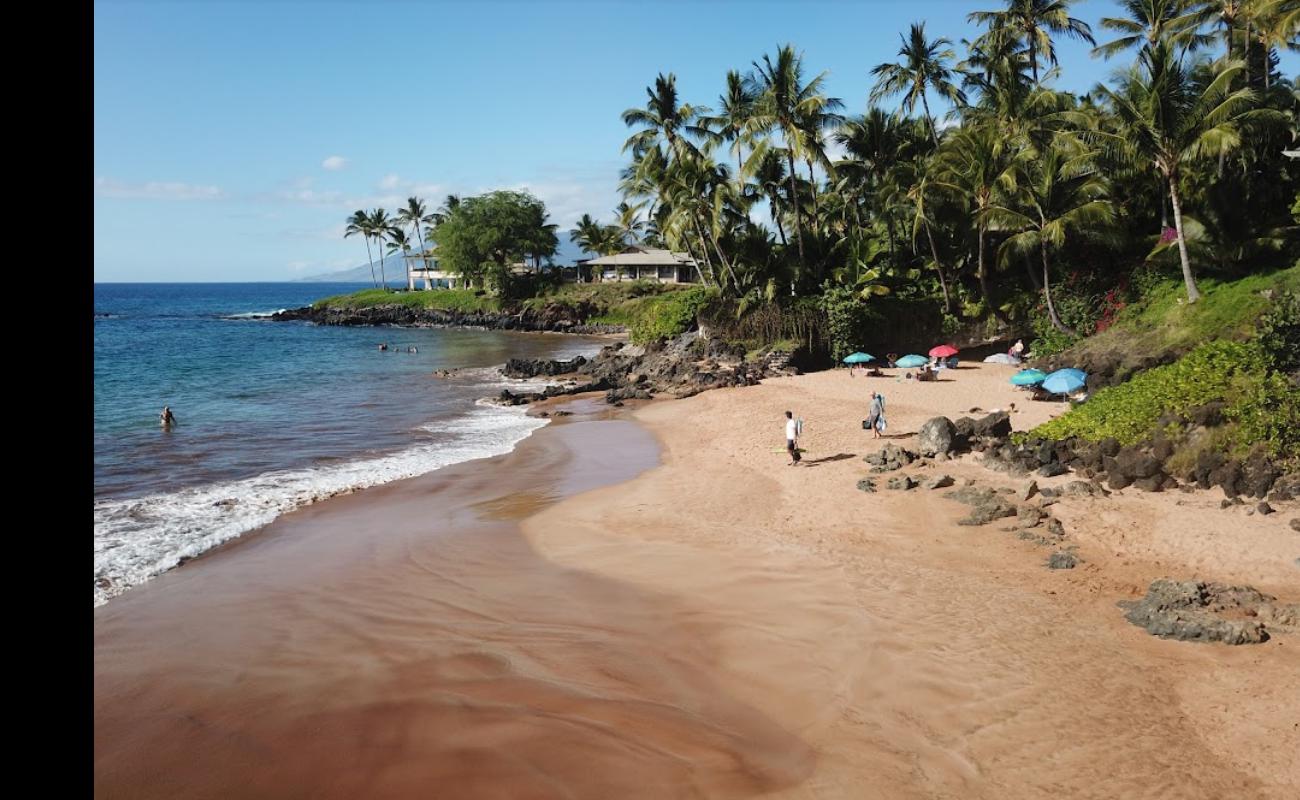 Photo de Po'olenalena Beach avec sable lumineux de surface