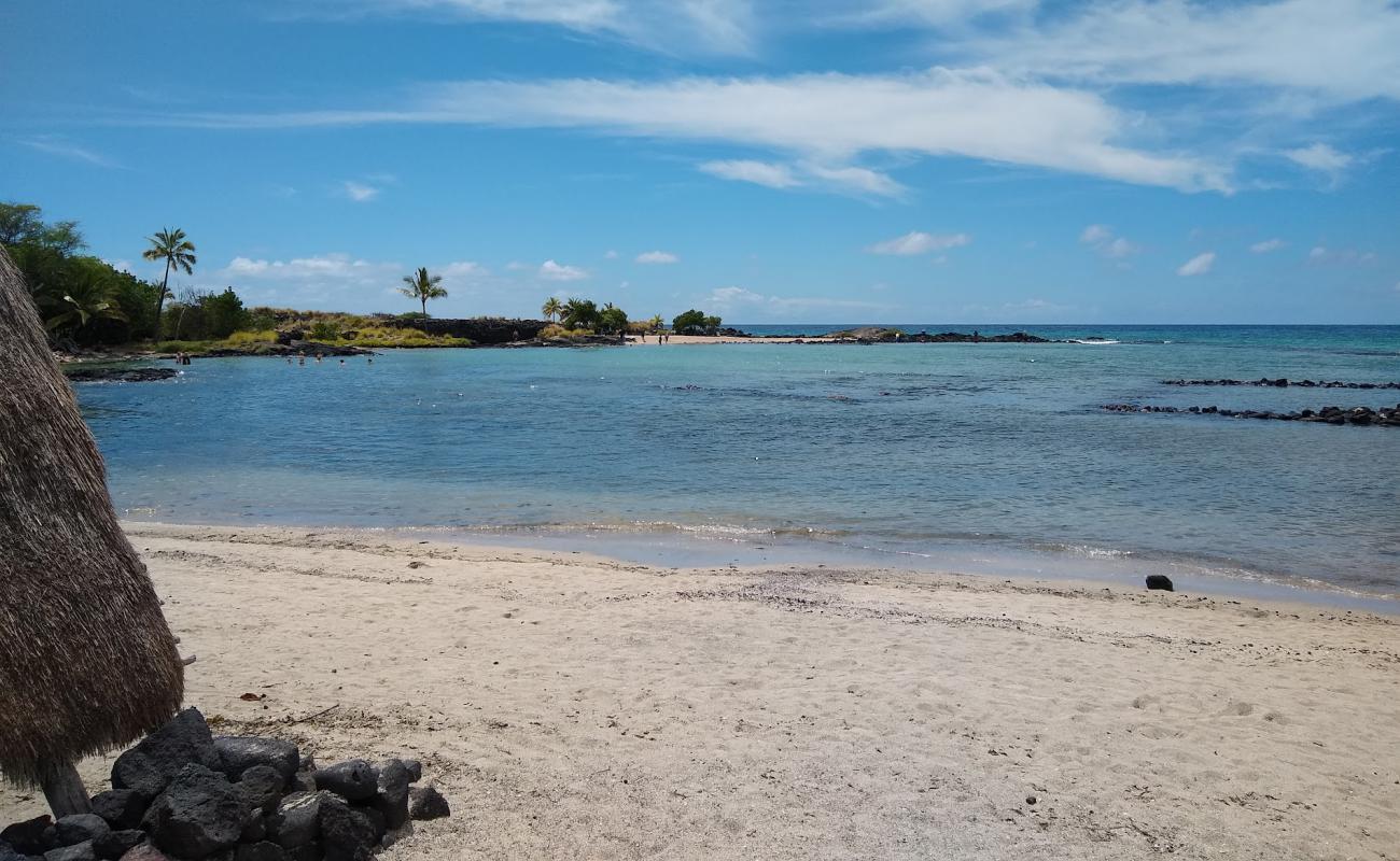 Photo de Alula beach avec sable gris de surface