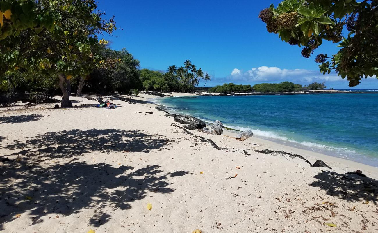 Photo de Mahai'ula beach avec sable fin et lumineux de surface