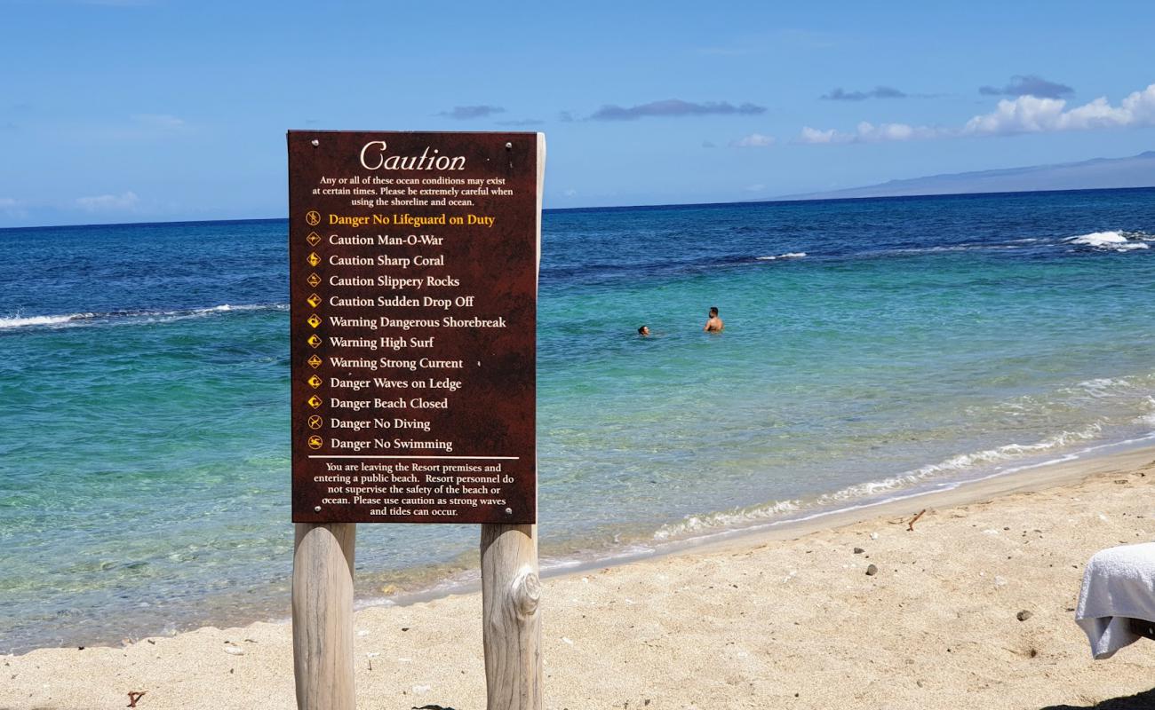 Photo de Kumukea Beach avec sable beige de surface