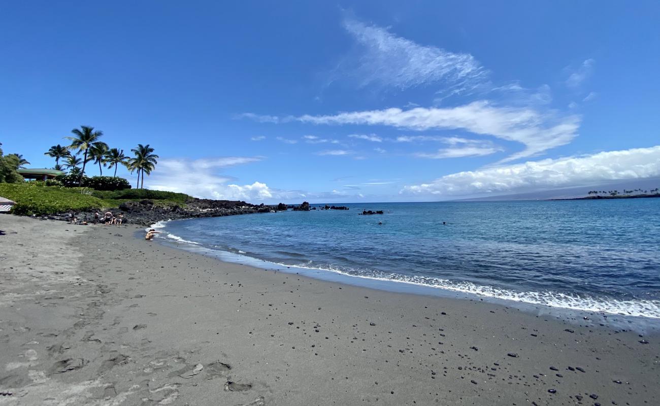 Photo de Honokaope Bay beach avec sable gris de surface