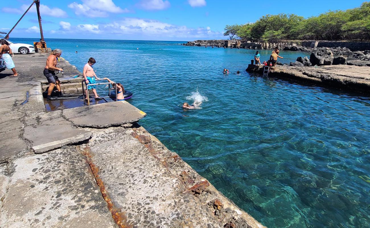 Photo de Mahukona Beach avec surface béton pavée de surface