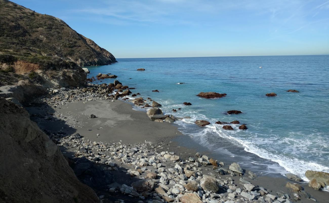 Photo de Starlight Beach avec sable gris & rochers de surface