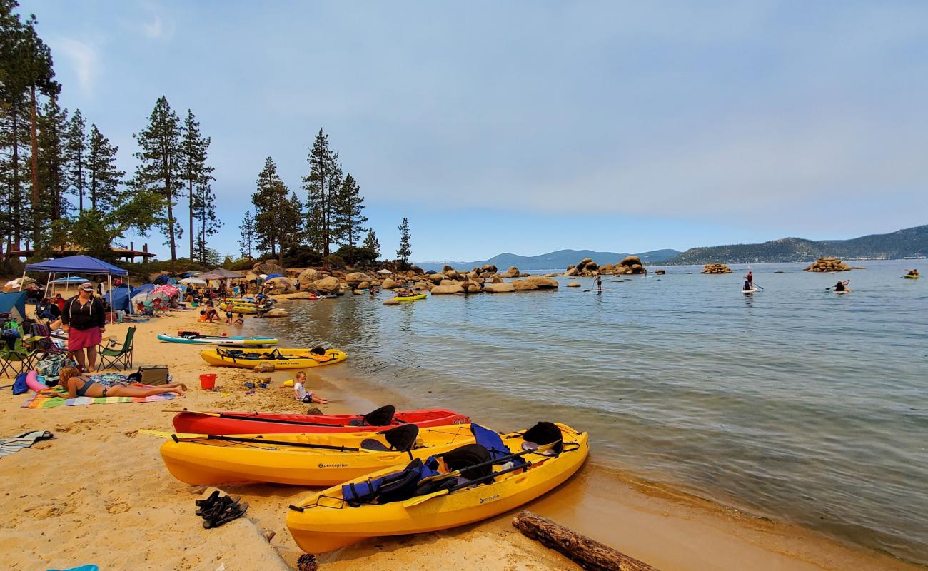 Photo de Sand Harbor Beach II avec sable lumineux de surface