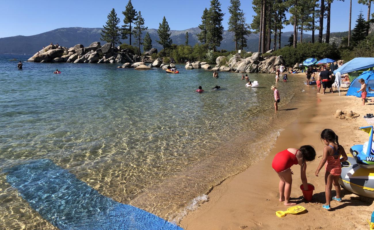 Photo de Sand Harbor Beach avec sable beige de surface