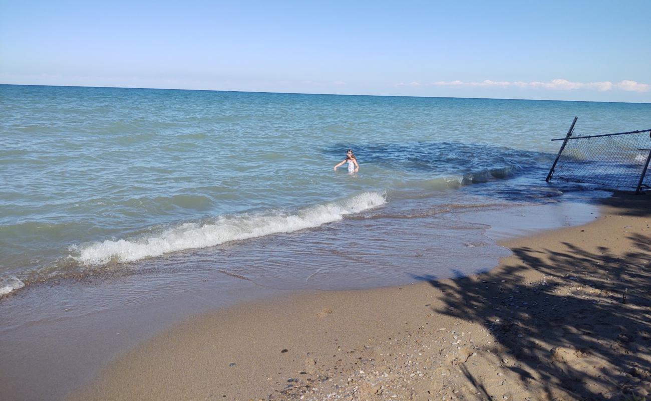 Photo de Jeddo Road Beach avec sable clair avec caillou de surface