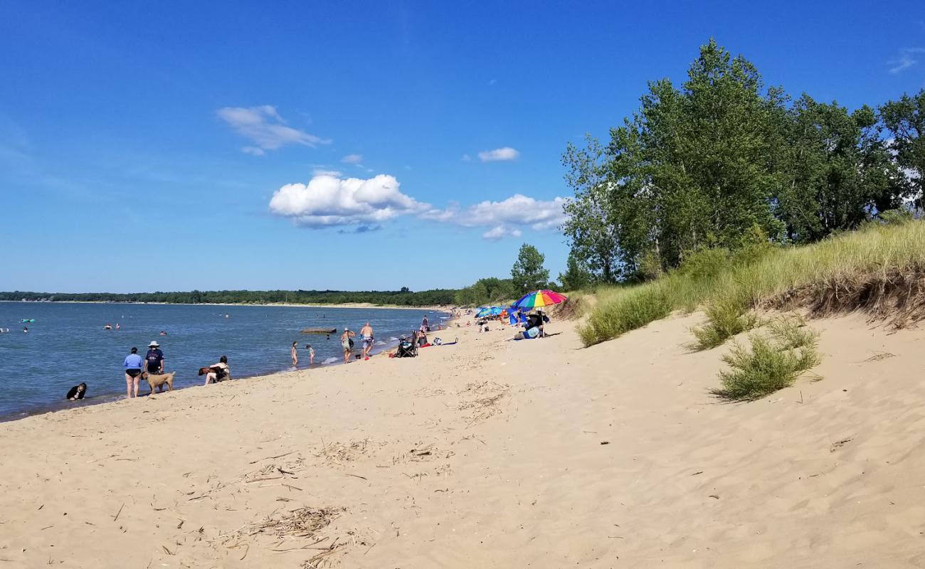 Photo de Port Crescent State Park Beach avec sable lumineux de surface