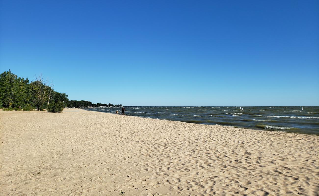 Photo de Bay City State Park Beach avec sable lumineux de surface