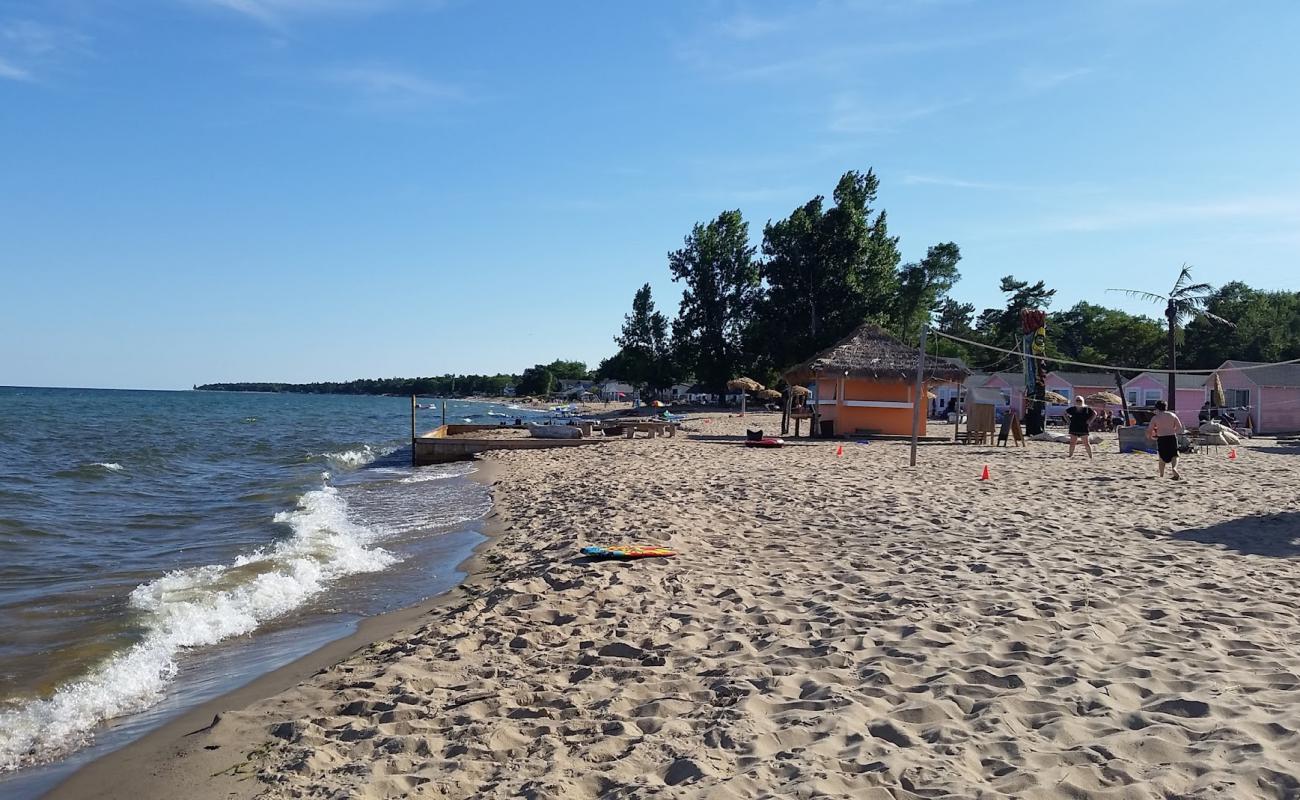 Photo de AuSable resort area avec sable lumineux de surface