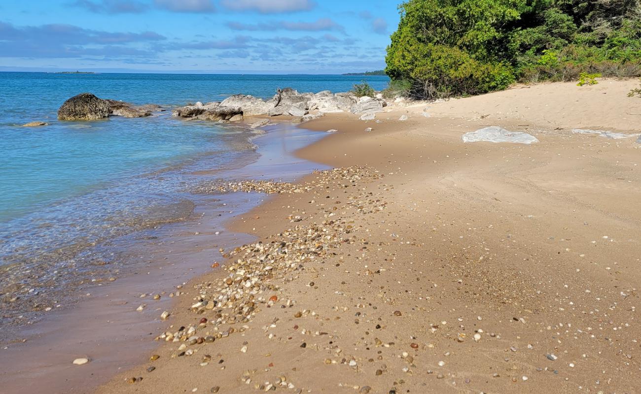 Photo de Roadside Park Beach avec sable lumineux de surface