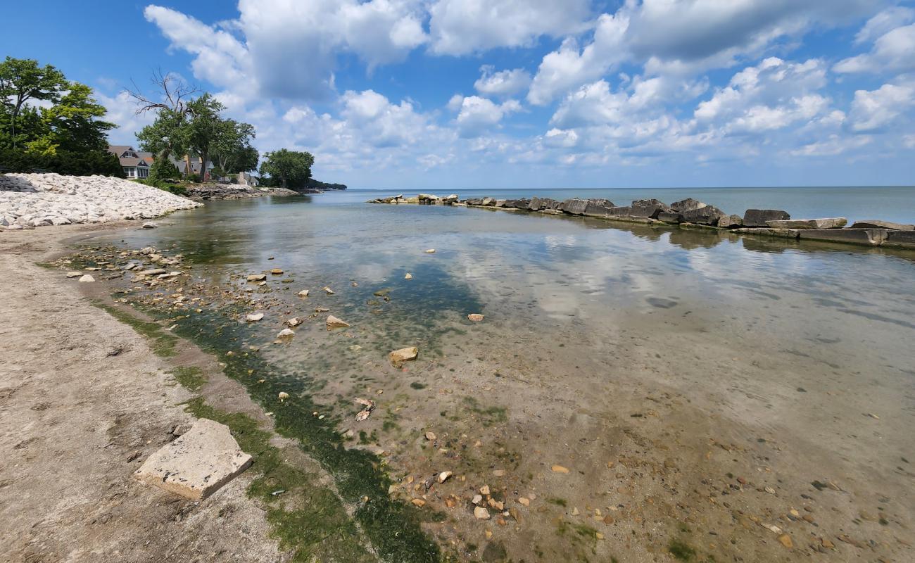 Photo de Lake Front Beach avec sable beige de surface