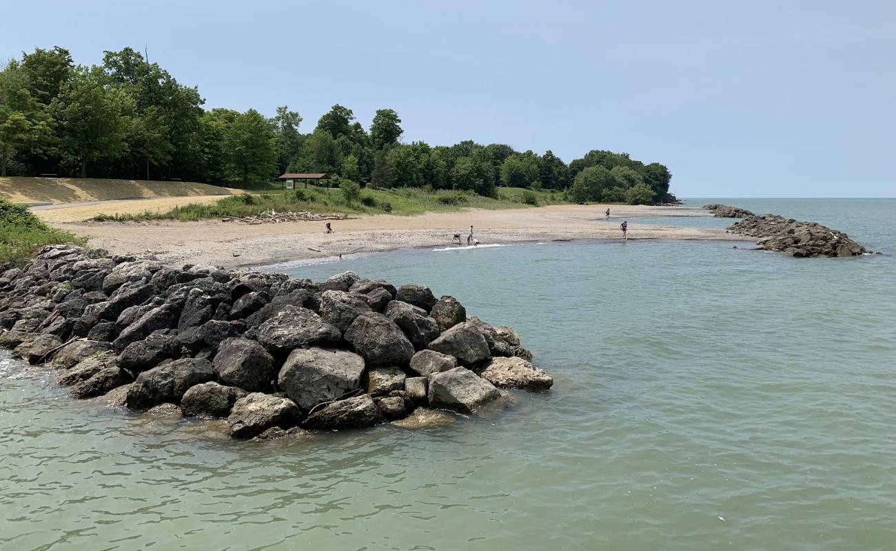 Photo de Sims Beach avec galets gris de surface