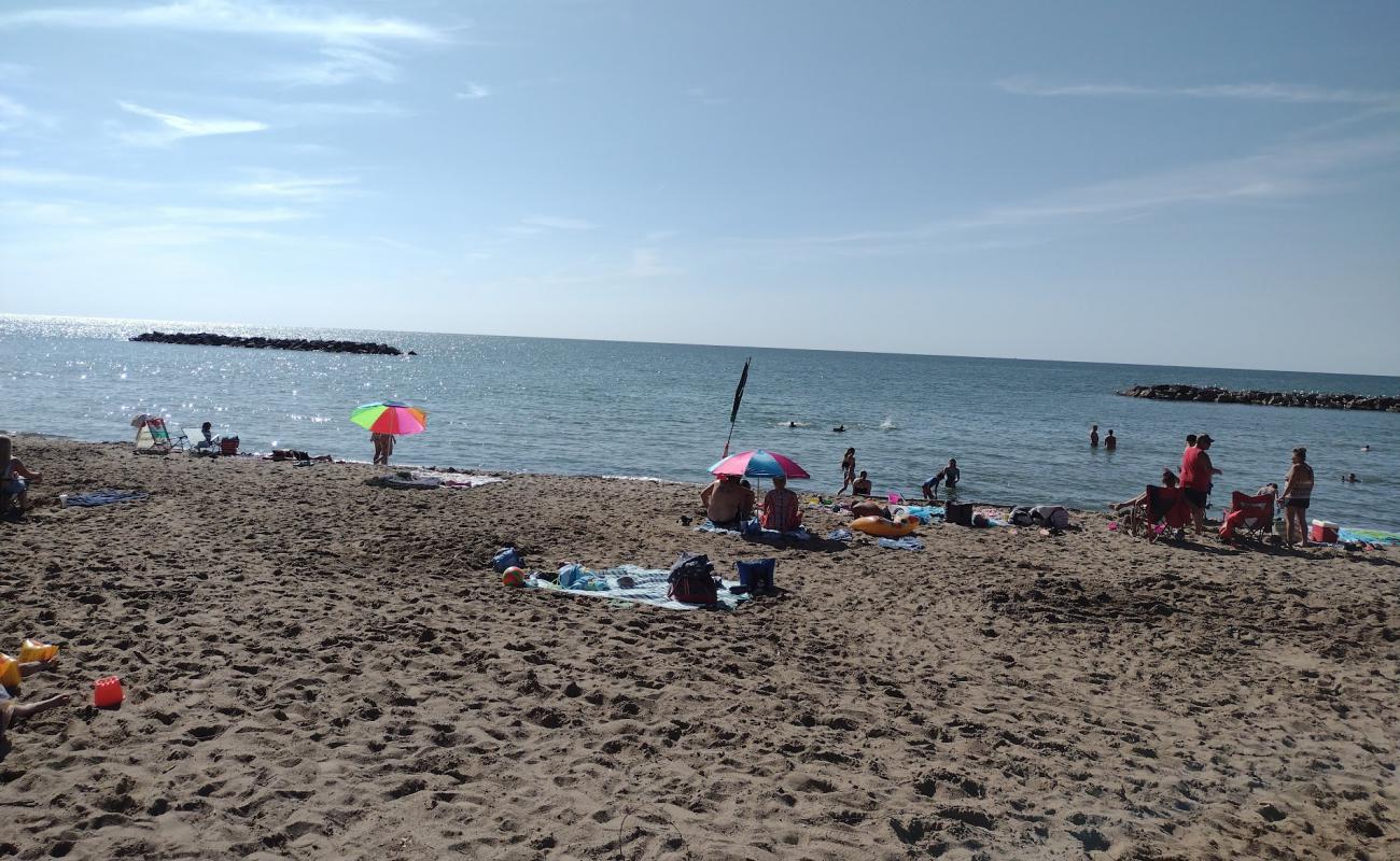 Photo de Erie Beach avec sable beige de surface