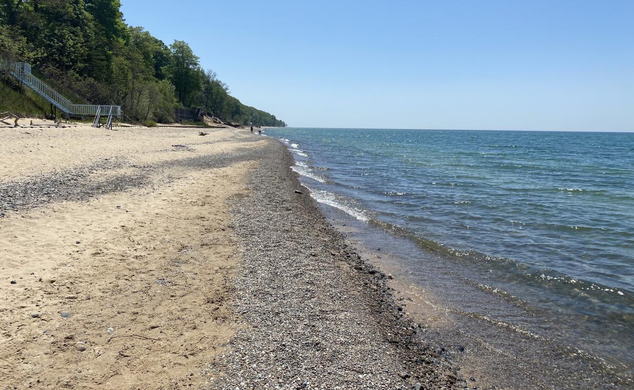 Photo de Pier Cove Beach avec sable beige de surface