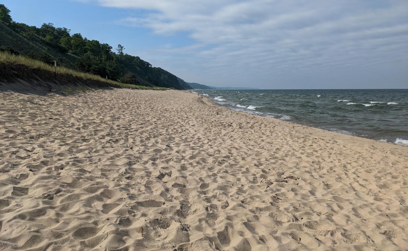 Photo de Laketown Beach avec sable lumineux de surface