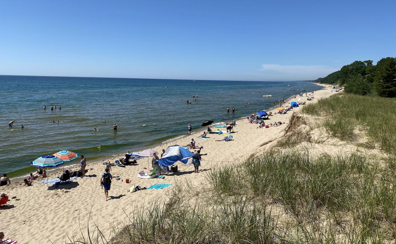 Photo de Windsnest Park avec sable fin et lumineux de surface