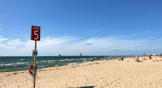 Grand Haven City Beach