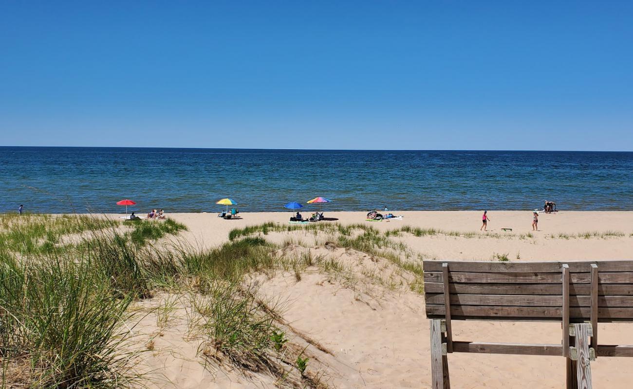 Photo de Meinert Park Beach avec sable lumineux de surface