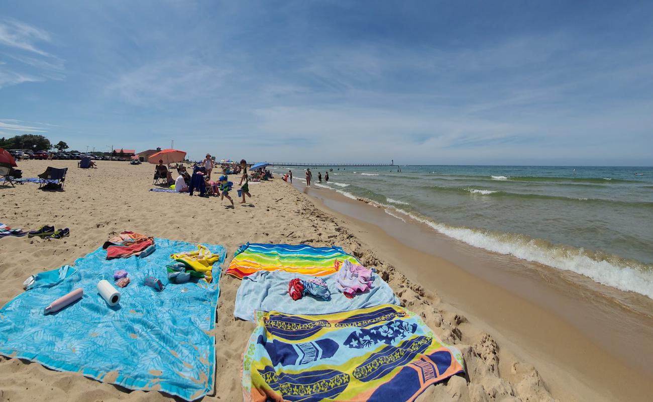 Photo de Fifth Avenue Beach avec sable fin et lumineux de surface