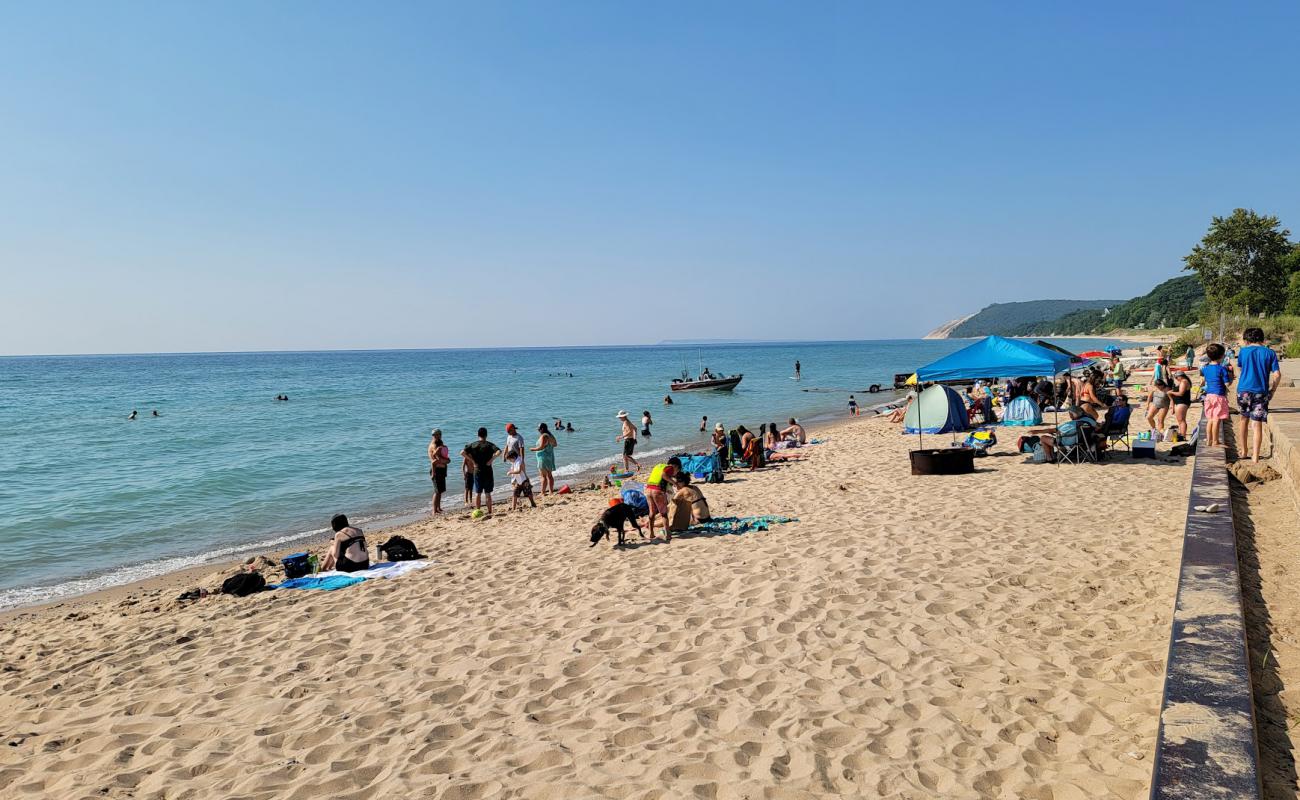 Photo de Empire Beach avec sable beige de surface