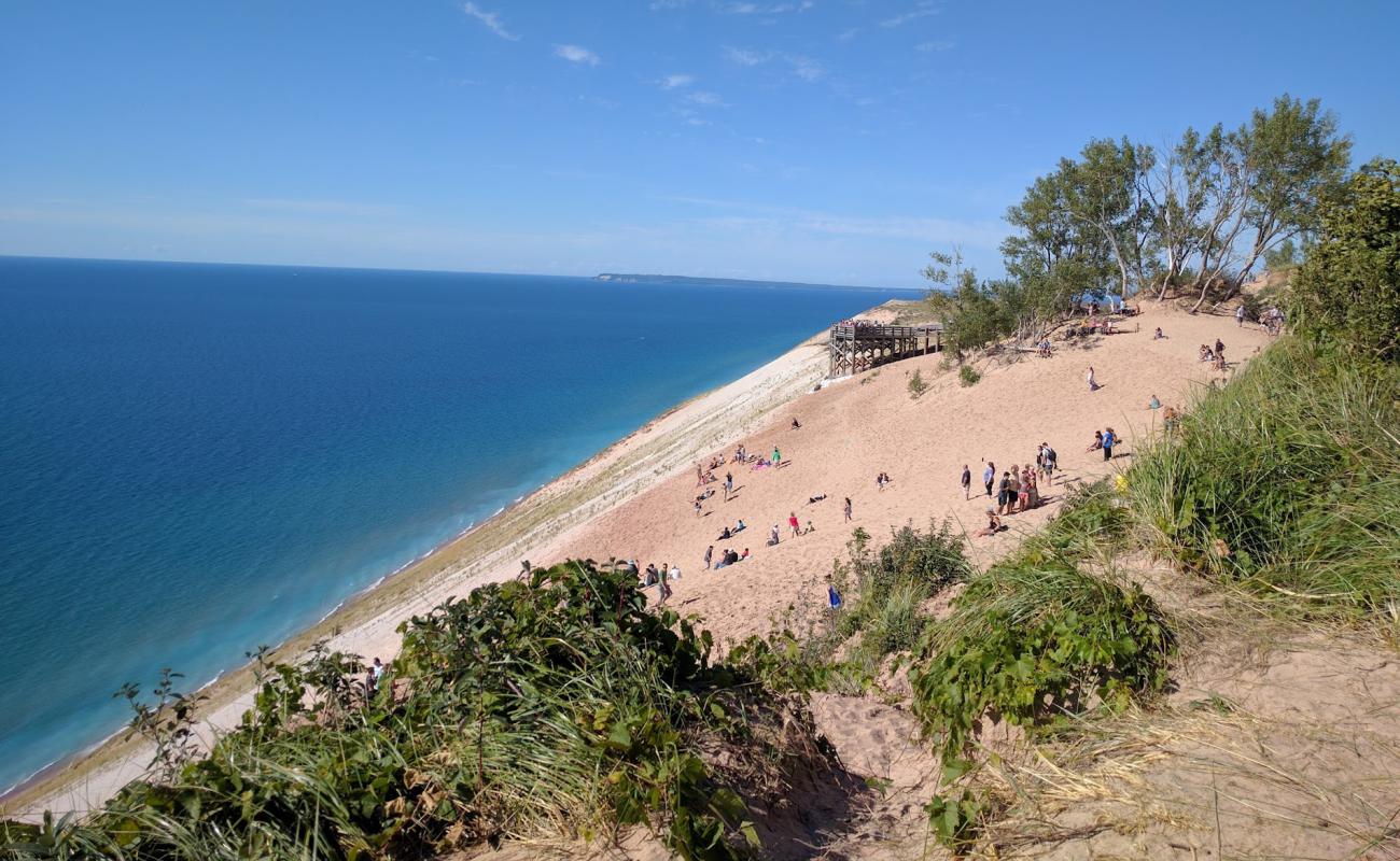 Photo de Sleeping Bear Dunes avec sable lumineux de surface