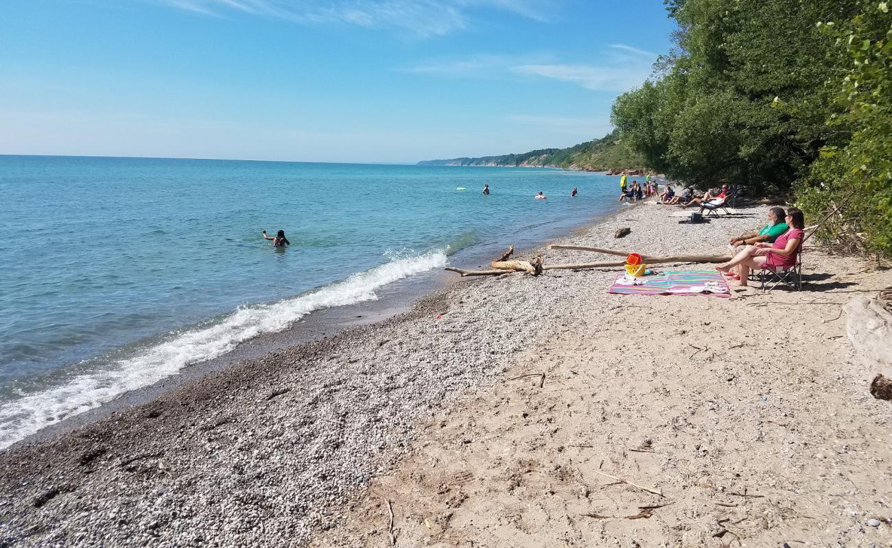 Photo de Port Washington South Beach avec sable gris avec caillou de surface