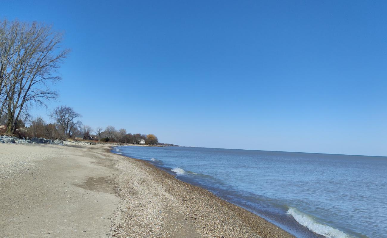 Photo de Carol Beach avec sable gris avec caillou de surface