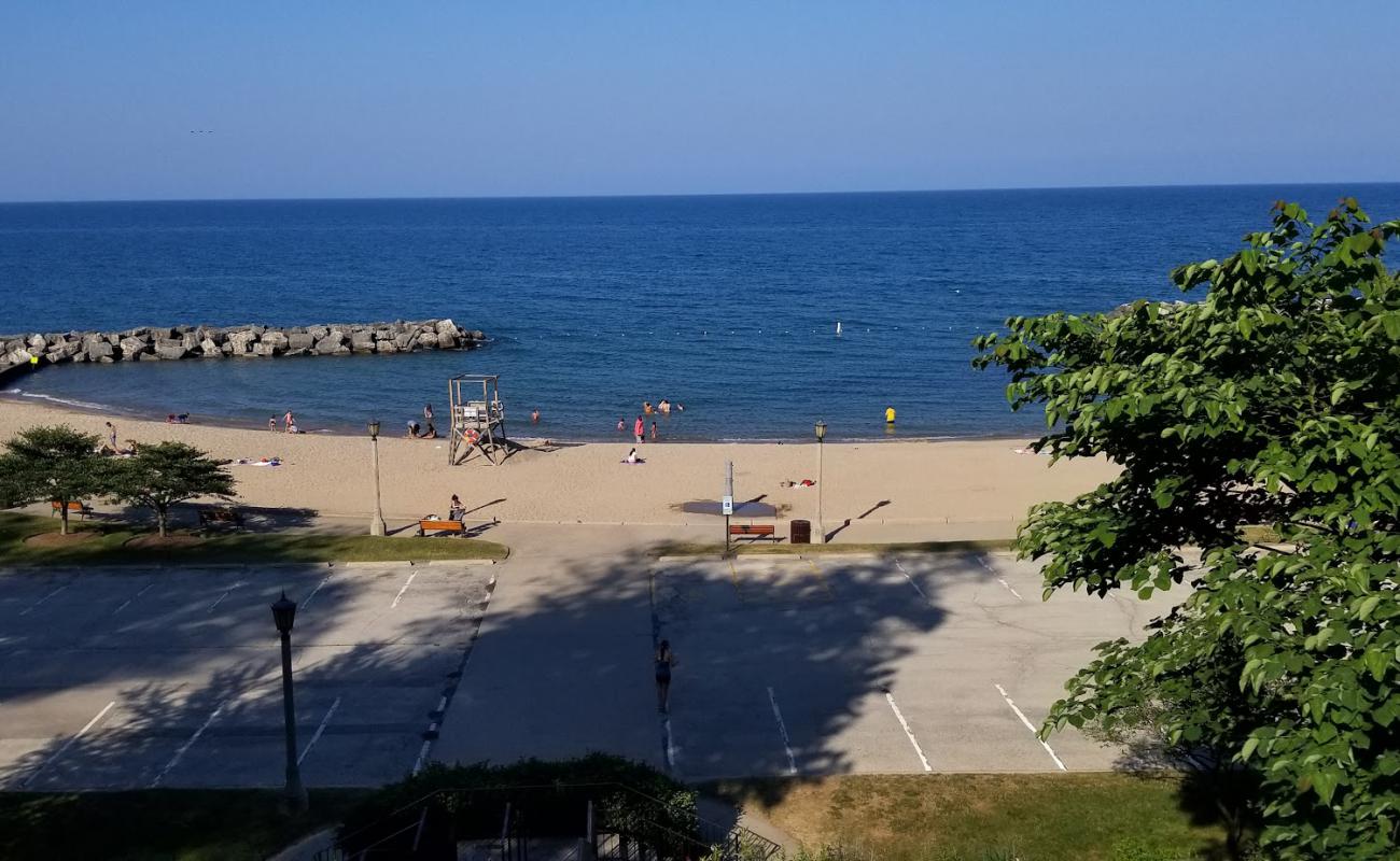 Photo de Lake Forest Beach avec sable lumineux de surface