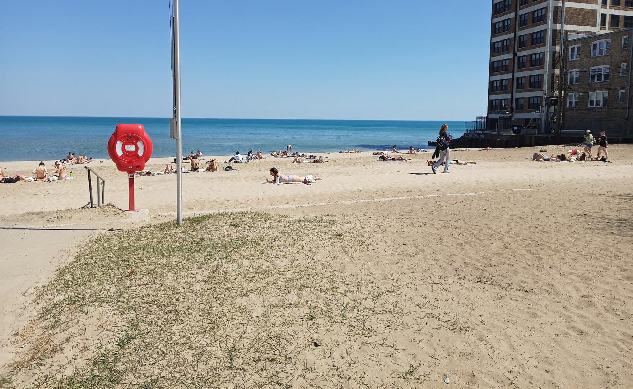 Photo de Hartigan Beach avec sable lumineux de surface